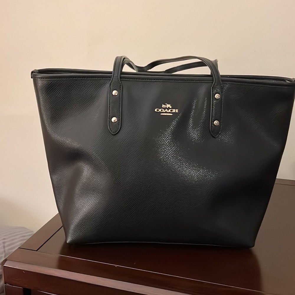 Coach - Picture 6 of 7